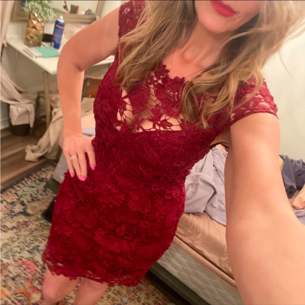 Lace dress overlay new nwt med cocktail dress maroon wine Soieblu sz 7 size red